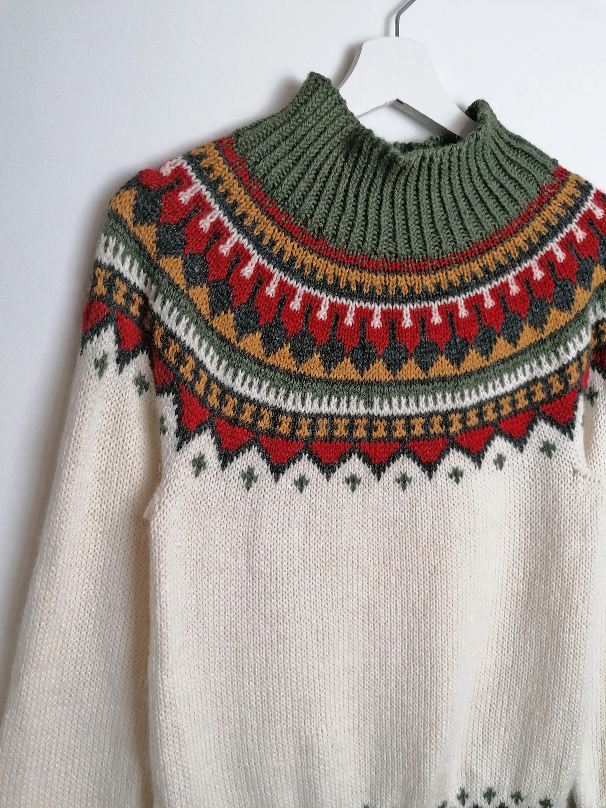 80's Fair Isle Retro Ski Sweater - size S-M