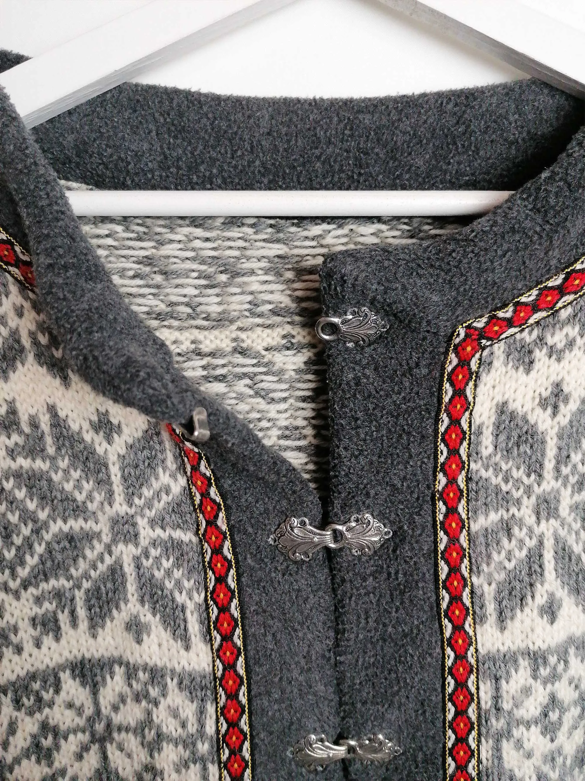 80's Norway Folk Cardigan - size M-L