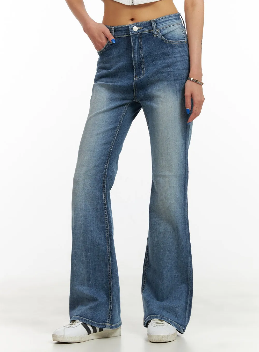 Basic Bootcut Jeans CY431