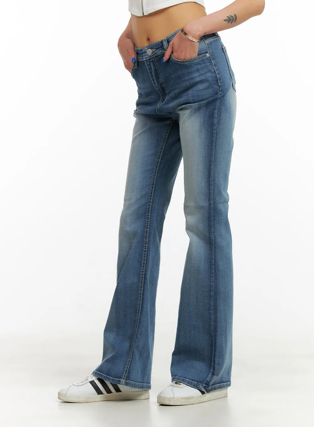 Basic Bootcut Jeans CY431