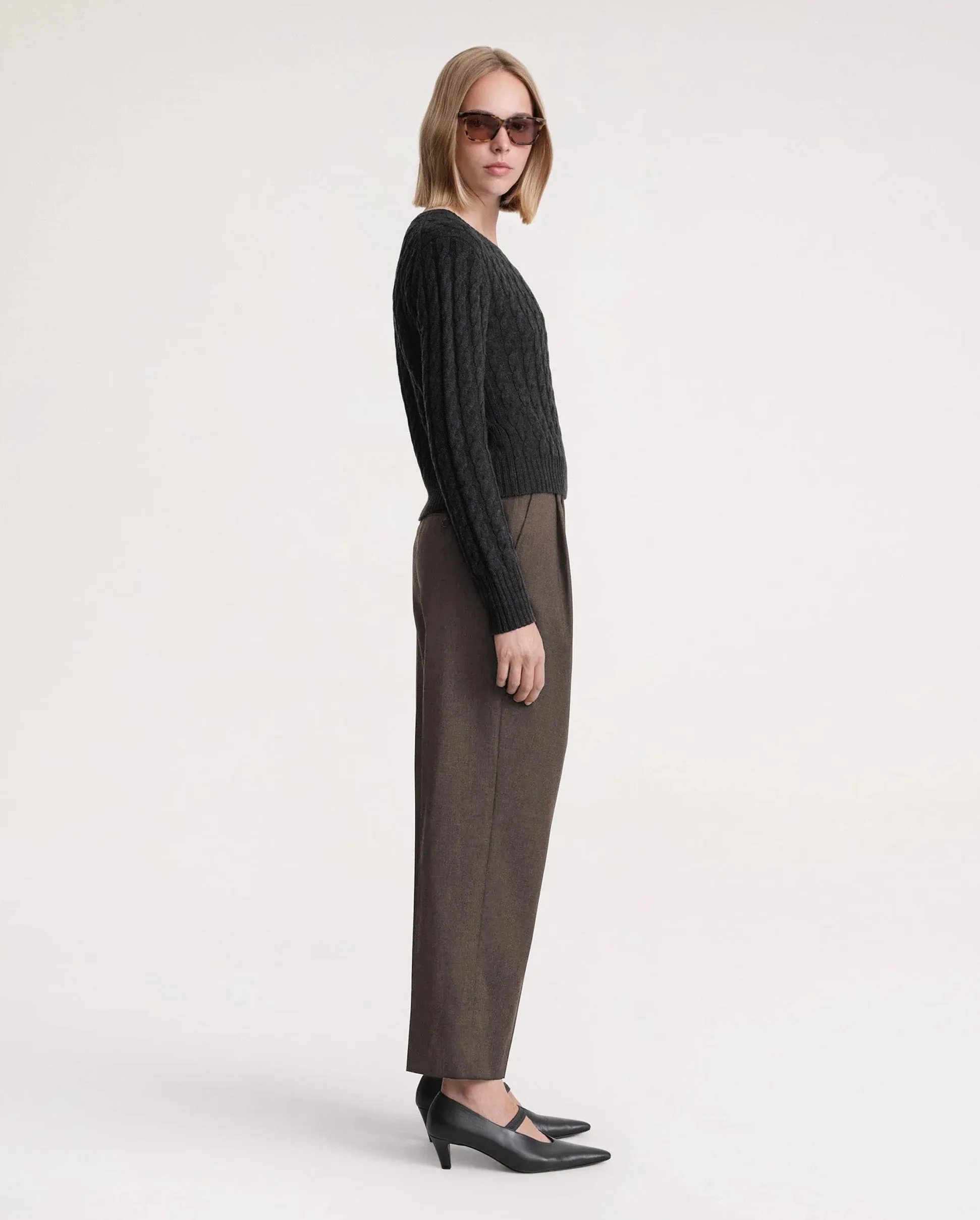 Ash-Colored Double-Pleated Cropped Trousers