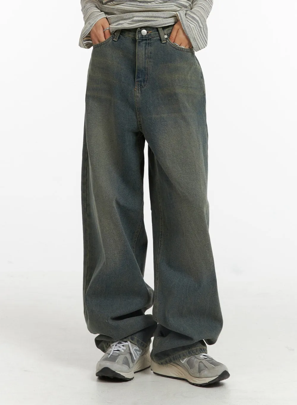 Washed Wide Leg Jeans CJ418